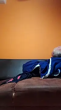 miicheele32 online show from January 13, 2025, 5:44 pm