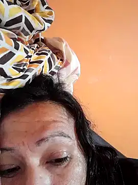 miicheele32 online show from January 18, 2025, 6:53 pm