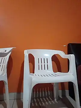 miicheele32 online show from February 8, 2025, 6:55 pm