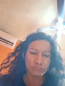 miicheele32 online show from October 12, 2025, 7:46 pm