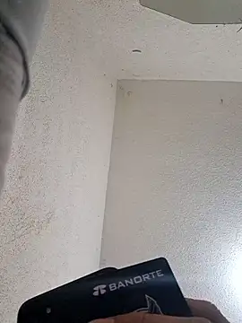 miicheele32 online show from January 7, 2026, 8:44 pm