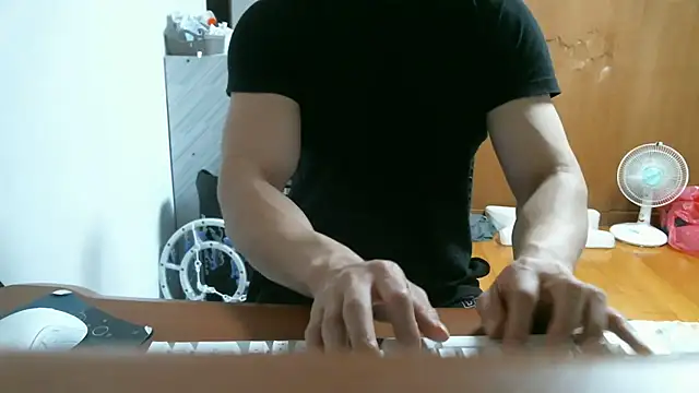 Stellan 0412 online show from April 23, 2026, 4:31 pm