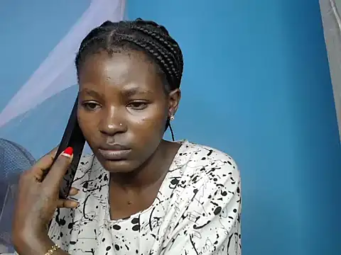 TrishaKalid online show from November 13, 2025, 10:03 am