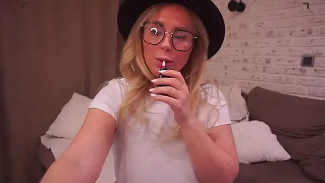 Charming Daphny online show from March 14, 2025, 12:51 pm