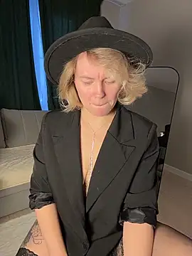 Charming Daphny online show from February 15, 2026, 12:03 pm