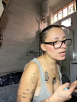 Hawitxui online show from October 4, 2025, 9:18 am