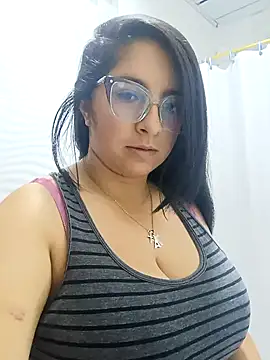  Angelinaandrade  online show from February 5, 2026, 12:04 am