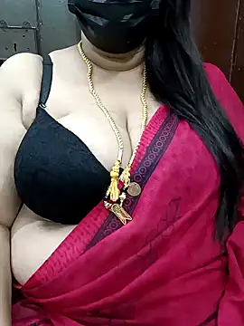 Snapshot of ashikaa_r chatting on February 8, 2025, 11:13 pm ashikaa r online show from February 8, 2025, 11:13 pm