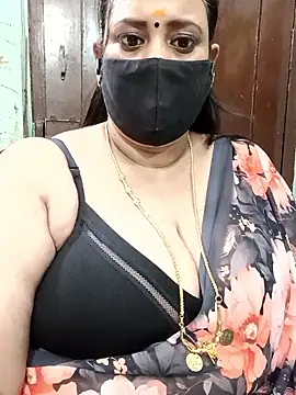 Snapshot of ashikaa_r chatting on November 3, 2025, 6:09 pm ashikaa r online show from November 3, 2025, 6:09 pm