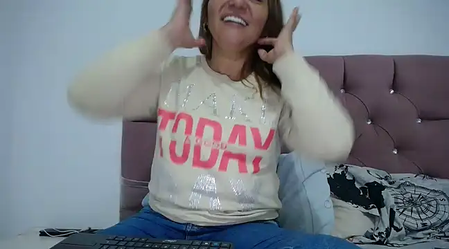 mirand zackyx online show from January 31, 2025, 12:29 pm