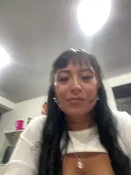 Snapshot of luisa16xxx chatting on December 25, 2024, 4:33 am luisa16xxx online show from December 25, 2024, 4:33 am