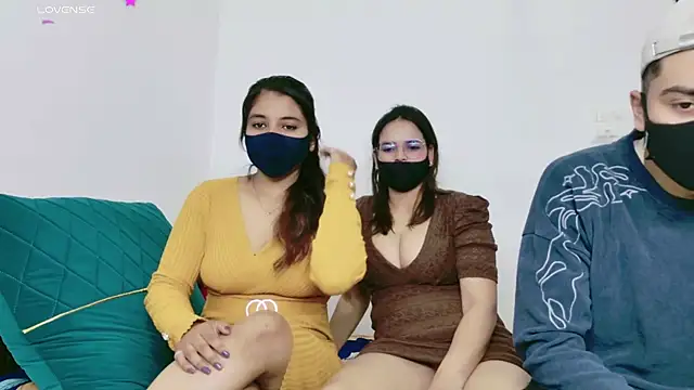 Snapshot of RupaliDixit chatting on October 10, 2025, 5:23 pm RupaliDixit online show from October 10, 2025, 5:23 pm