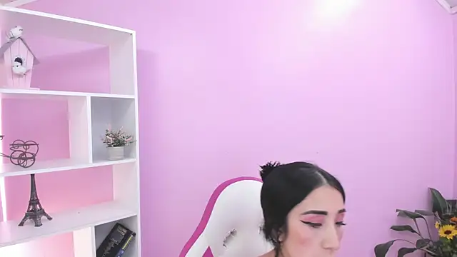 Snapshot of kaory_azumi chatting on January 16, 2025, 6:16 pm kaory azumi online show from January 16, 2025, 6:16 pm