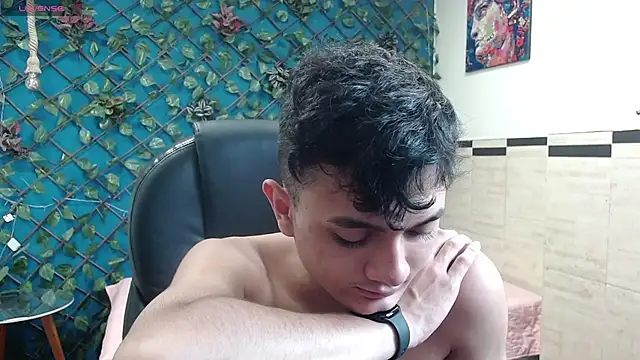 Waturox online show from October 29, 2025, 7:37 pm