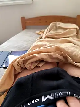 jordanov9xh online show from November 10, 2025, 5:50 am