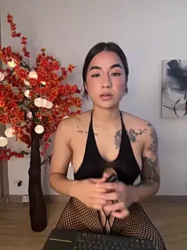 VictoriaHiill online show from February 10, 2026, 2:10 pm