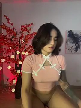 VictoriaHiill online show from April 16, 2026, 6:52 pm