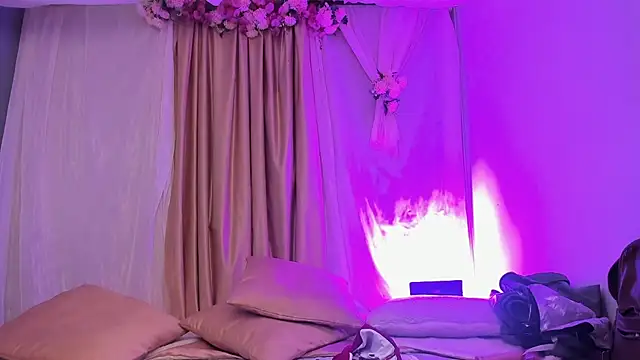 Snapshot of salomee_star_ chatting on November 6, 2025, 6:42 pm salomee star online show from November 6, 2025, 6:42 pm