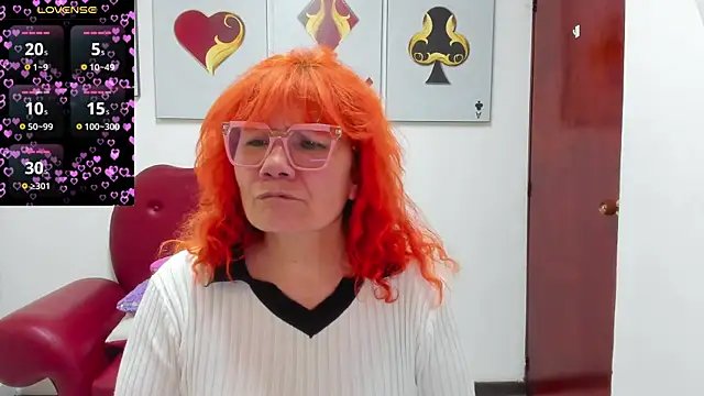 Salomeediaz  online show from April 15, 2026, 9:04 pm