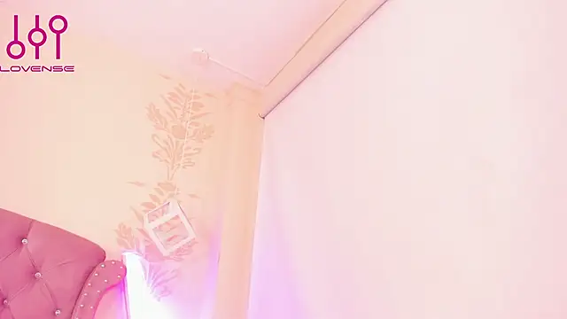 DaphneLloyd online show from September 19, 2025, 2:35 am