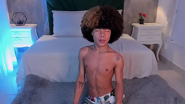 Alexiis Etereo online show from April 2, 2026, 2:04 pm