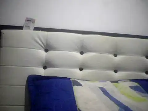 Snapshot of Charlotte_cute18 chatting on December 16, 2024, 5:06 am Charlotte cute18 online show from December 16, 2024, 5:06 am