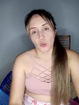 Isabel23zr online show from March 8, 2025, 3:28 am