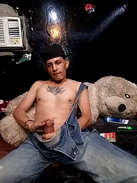 Snapshot of Ale21-345 chatting on February 28, 2026, 3:40 am Ale21-345 online show from February 28, 2026, 3:40 am