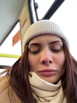 Snapshot of Accole chatting on January 12, 2025, 12:44 pm Accole online show from January 12, 2025, 12:44 pm