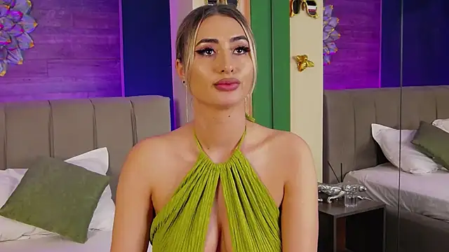 Snapshot of LoraDevine chatting on November 28, 2025, 11:40 pm LoraDevine online show from November 28, 2025, 11:40 pm