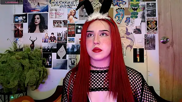 Snapshot of Sunny-hott chatting on November 23, 2025, 10:42 pm Sunny-hott online show from November 23, 2025, 10:42 pm