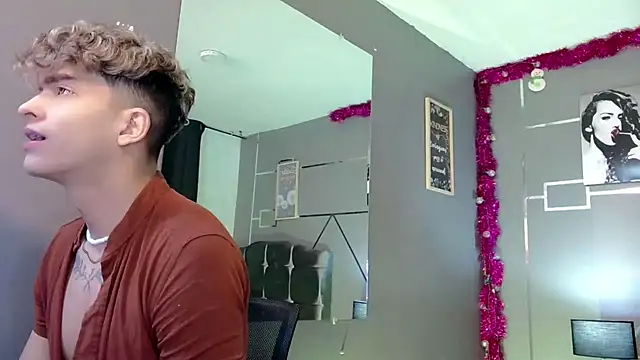 Snapshot of ANDRIUS_24 chatting on December 5, 2024, 4:55 pm ANDRIUS 24 online show from December 5, 2024, 4:55 pm