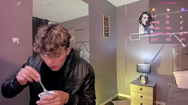 Snapshot of ANDRIUS_24 chatting on December 12, 2024, 11:40 am ANDRIUS 24 online show from December 12, 2024, 11:40 am