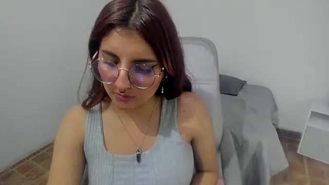 Snapshot of Alliccee chatting on December 7, 2024, 11:29 am Alliccee online show from December 7, 2024, 11:29 am