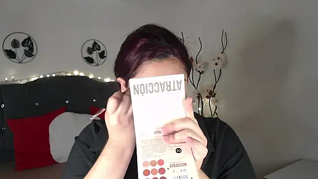 Snapshot of KathyGonzalez chatting on January 14, 2025, 11:20 am KathyGonzalez online show from January 14, 2025, 11:20 am