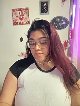 Snapshot of KathyGonzalez chatting on October 6, 2025, 7:33 pm KathyGonzalez online show from October 6, 2025, 7:33 pm