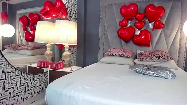 Hotsamantamature online show from February 13, 2025, 7:42 pm