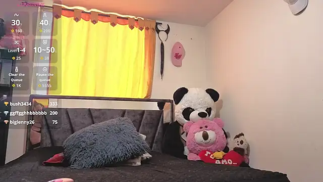 Hotsamantamature online show from September 25, 2025, 7:39 pm