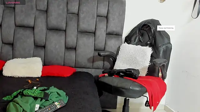 Snapshot of MattRodriguez9 chatting on July 12, 2026, 8:27 am MattRodriguez9 online show from July 12, 2026, 8:27 am