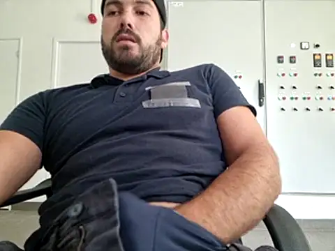 Leonormaldick online show from July 13, 2026, 12:19 pm
