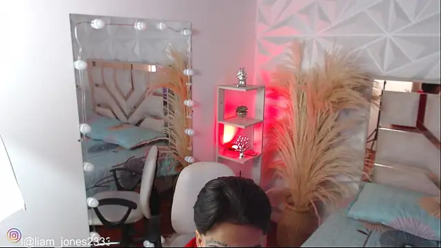 Jonesliam23 online show from October 29, 2025, 7:15 pm