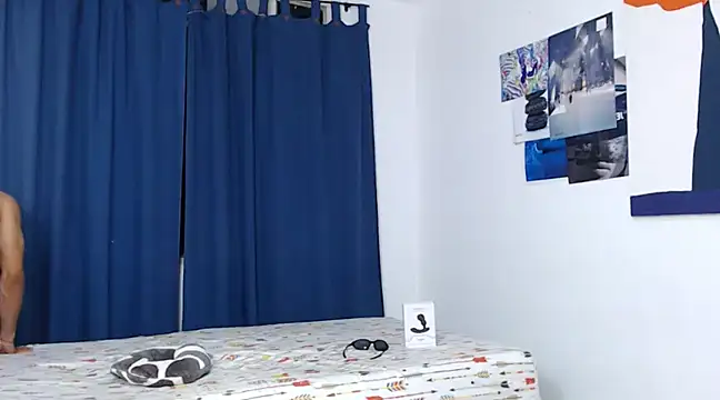 Snapshot of Sanit_Di chatting on December 20, 2024, 2:38 pm Sanit Di online show from December 20, 2024, 2:38 pm