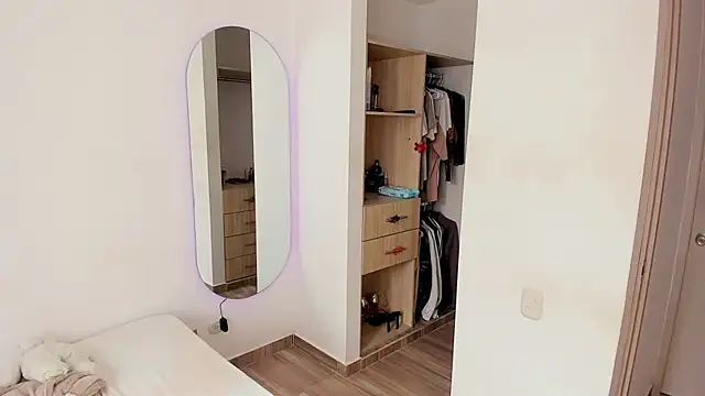 rose scottt online show from November 8, 2025, 5:12 pm