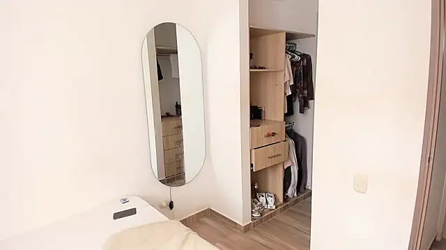 rose scottt online show from January 15, 2026, 3:38 pm