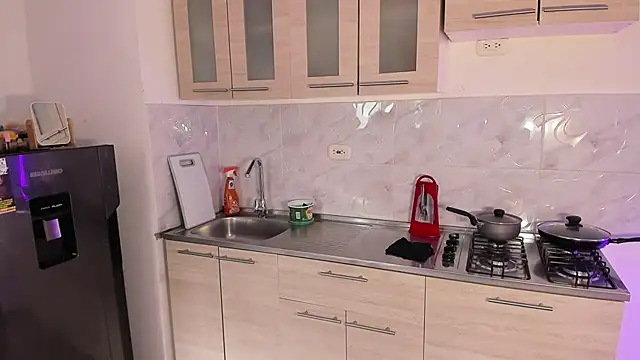 rose scottt online show from February 1, 2026, 4:49 pm