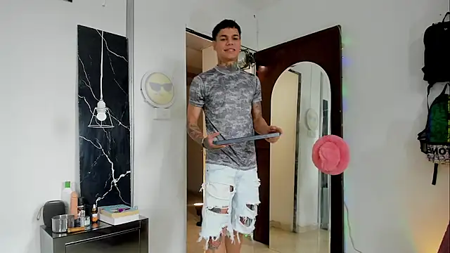 Jordyrodriiguez online show from November 23, 2025, 8:08 pm