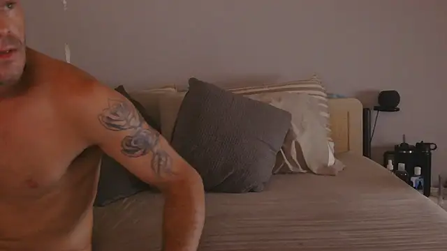 Snapshot of FrankieKentucky chatting on October 1, 2025, 11:44 pm FrankieKentucky online show from October 1, 2025, 11:44 pm