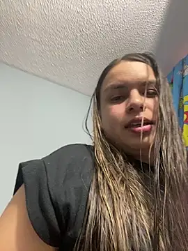 Nathaly00  online show from December 14, 2025, 10:25 pm