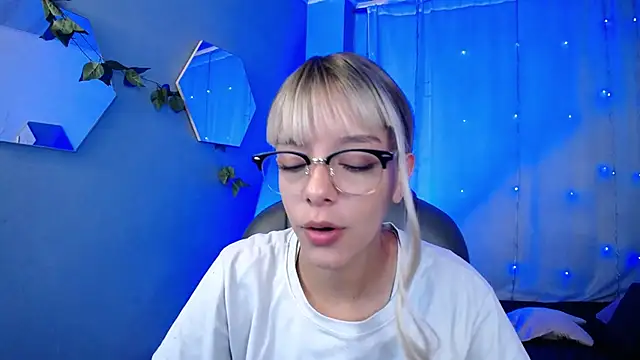 peyton golden1 online show from November 12, 2025, 3:29 am