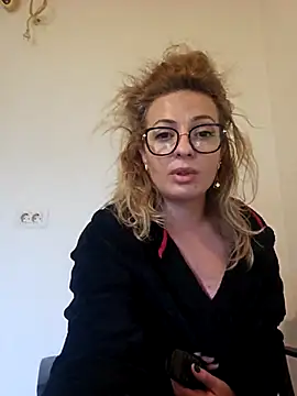 Selenna emma online show from October 2, 2025, 1:40 pm